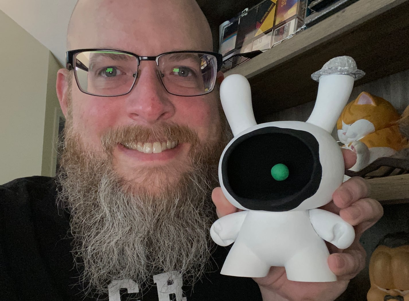 Kray holding up completed Dunny.
